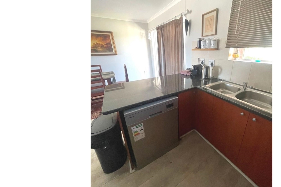 To Let 3 Bedroom Property for Rent in Big Bay Western Cape